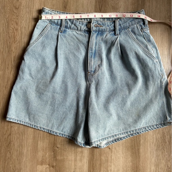 H&M Denim Shorts - Picture 3 of 5